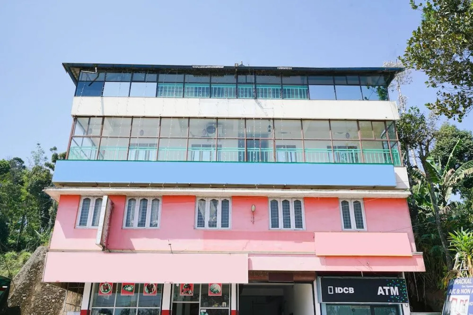 Oyo 15548 Mackal Residency