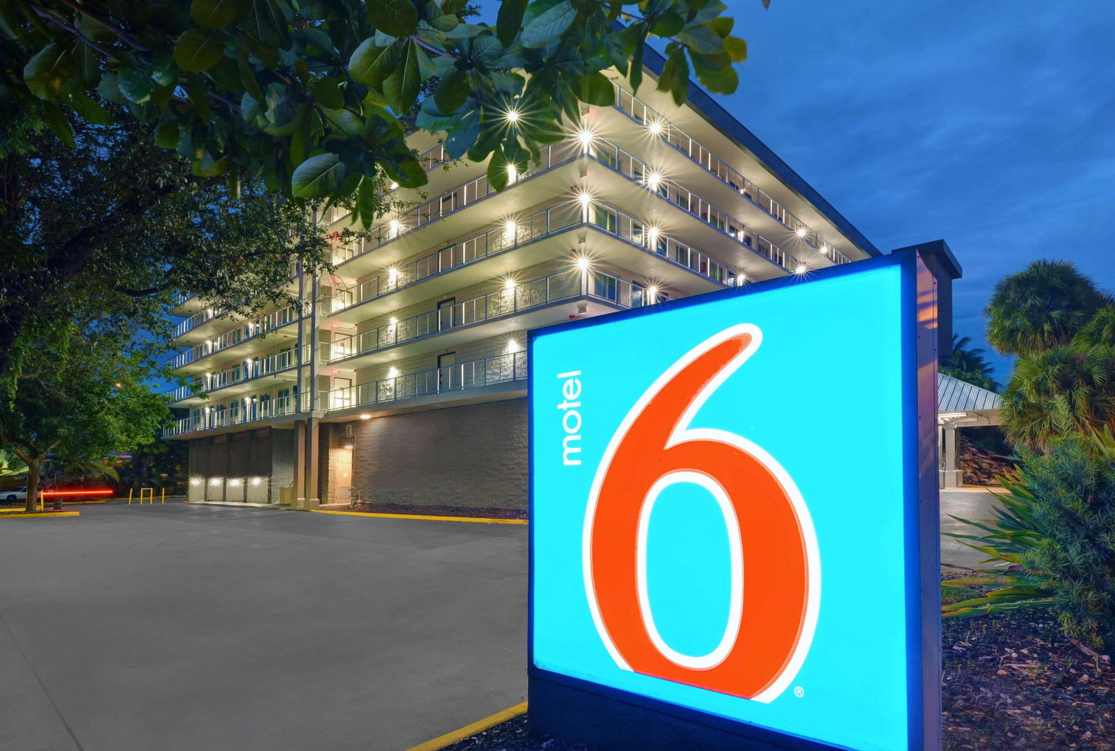 Motel 6 Cutler Bay, FL