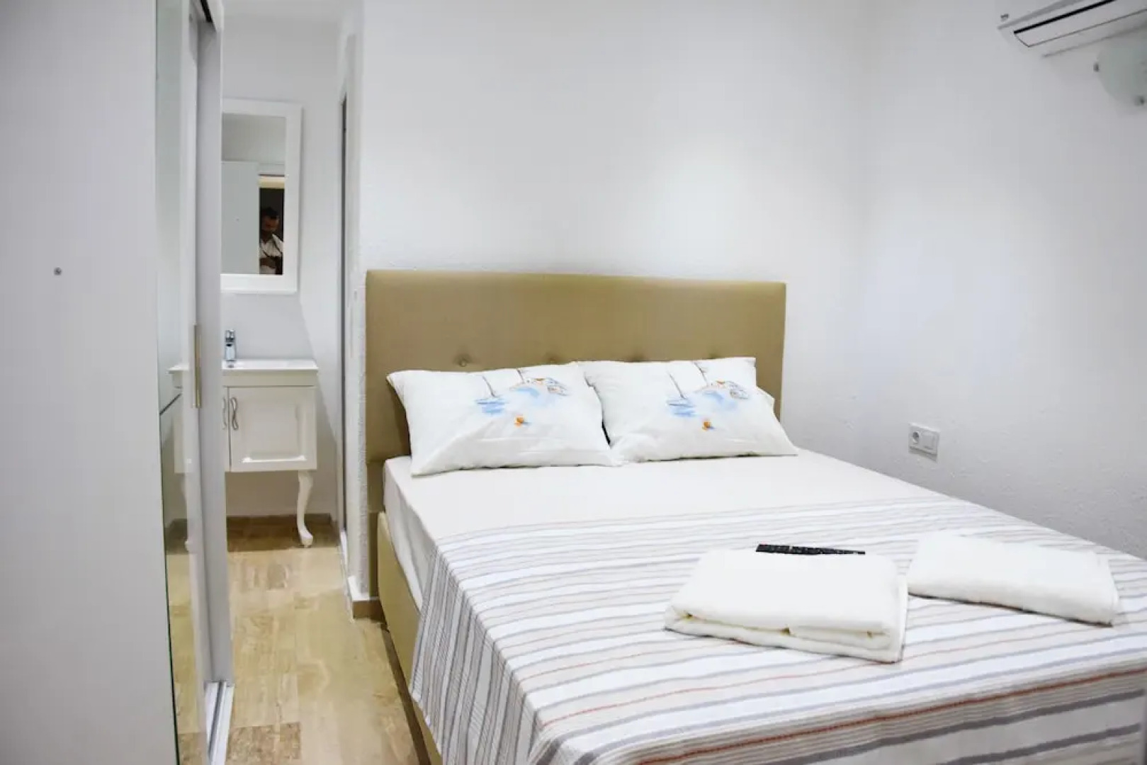 Sunrise Marina Suit Apart