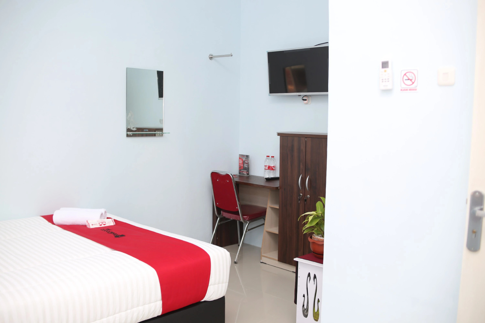 RedDoorz Syariah near Suncity Mall Madiun