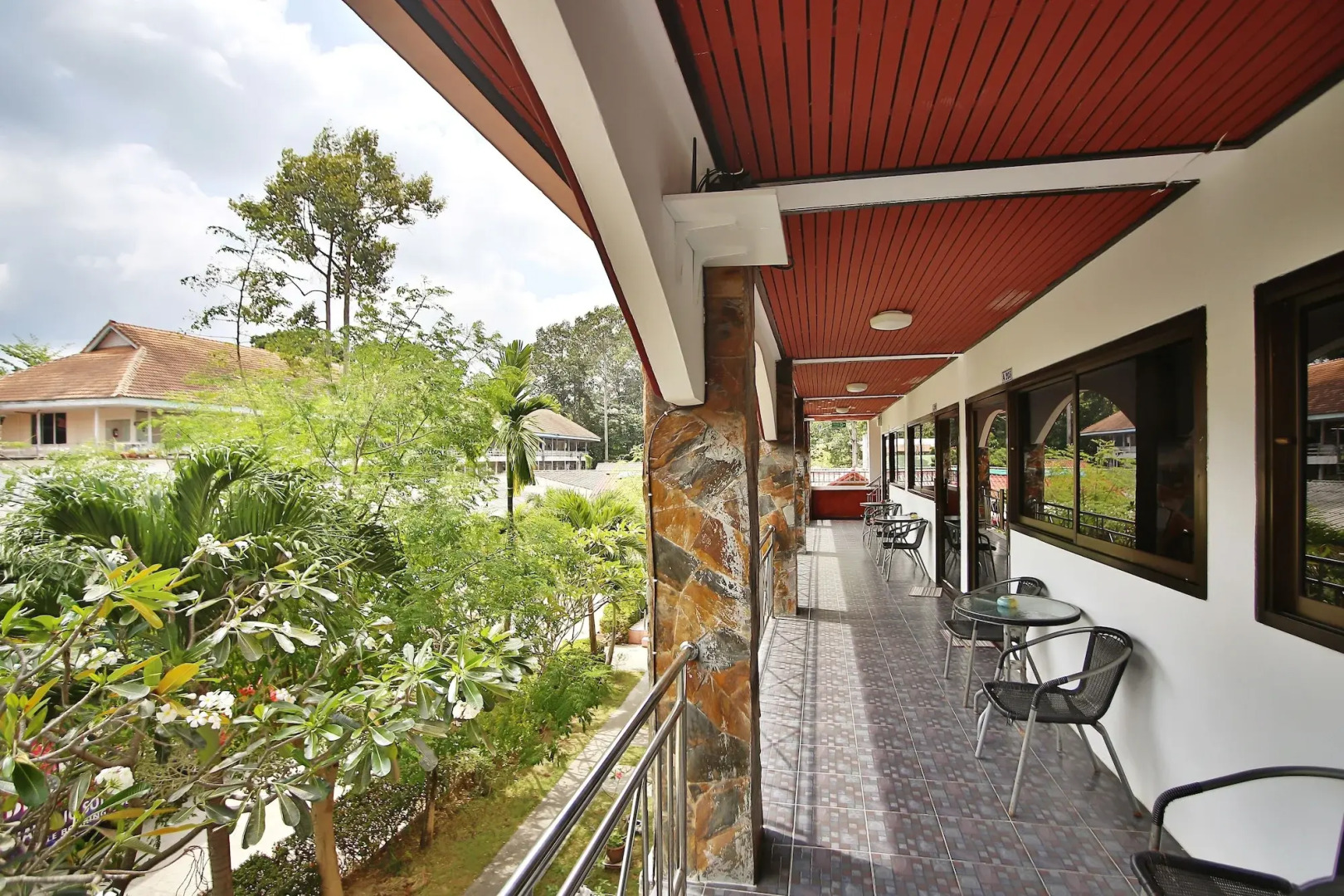 Lotus Friendly Hotel