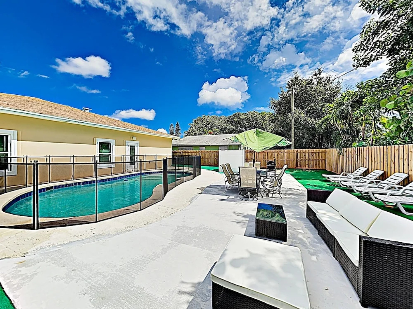 New Listing! Sumptuous Near Beach W/ Pool 3 Bedroom Home