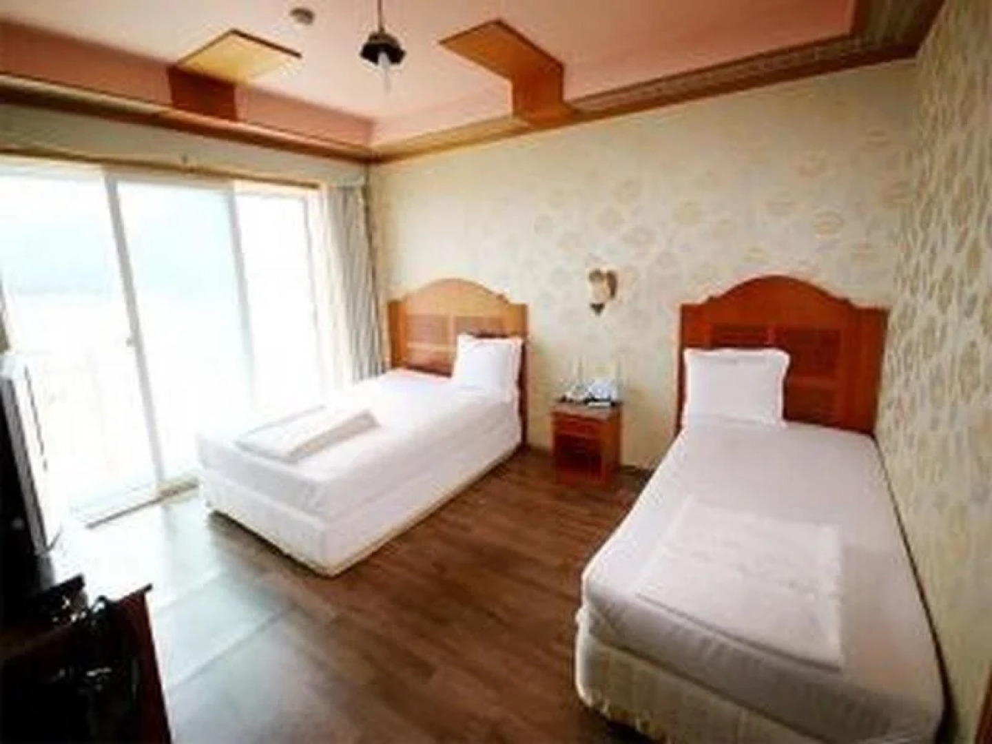 Goodstay Jangseungpo Beach Hotel