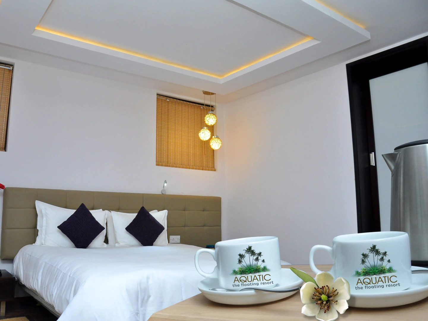 Aquatic Island by Poppys, Cochin