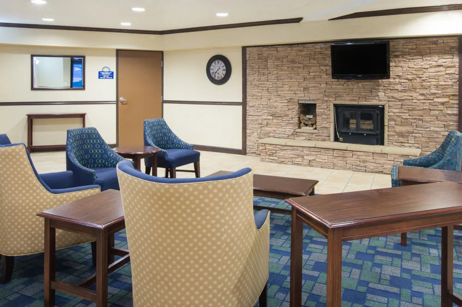Days Inn & Suites Bridgeport - Clarksburg