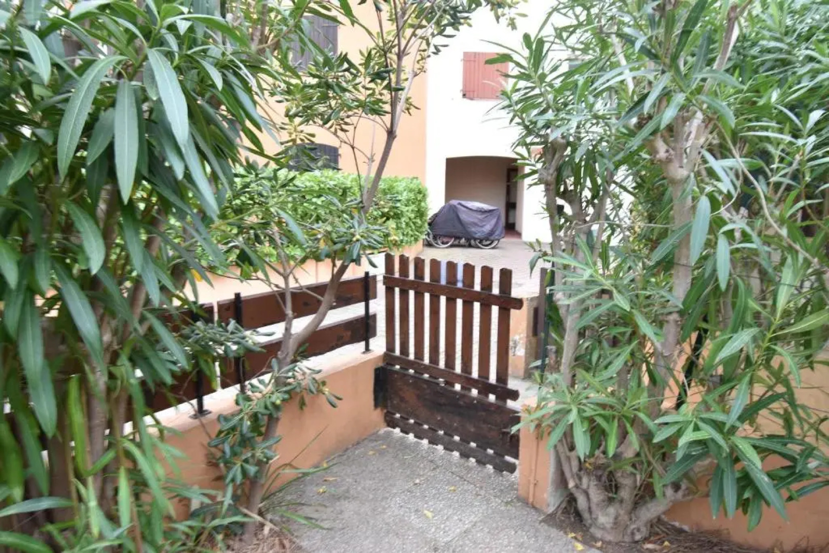 T2 avec Jardin Proche Plage Camargue Village F