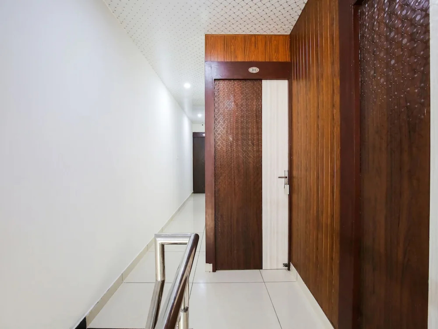 Spot On 47204 Royal Guest House