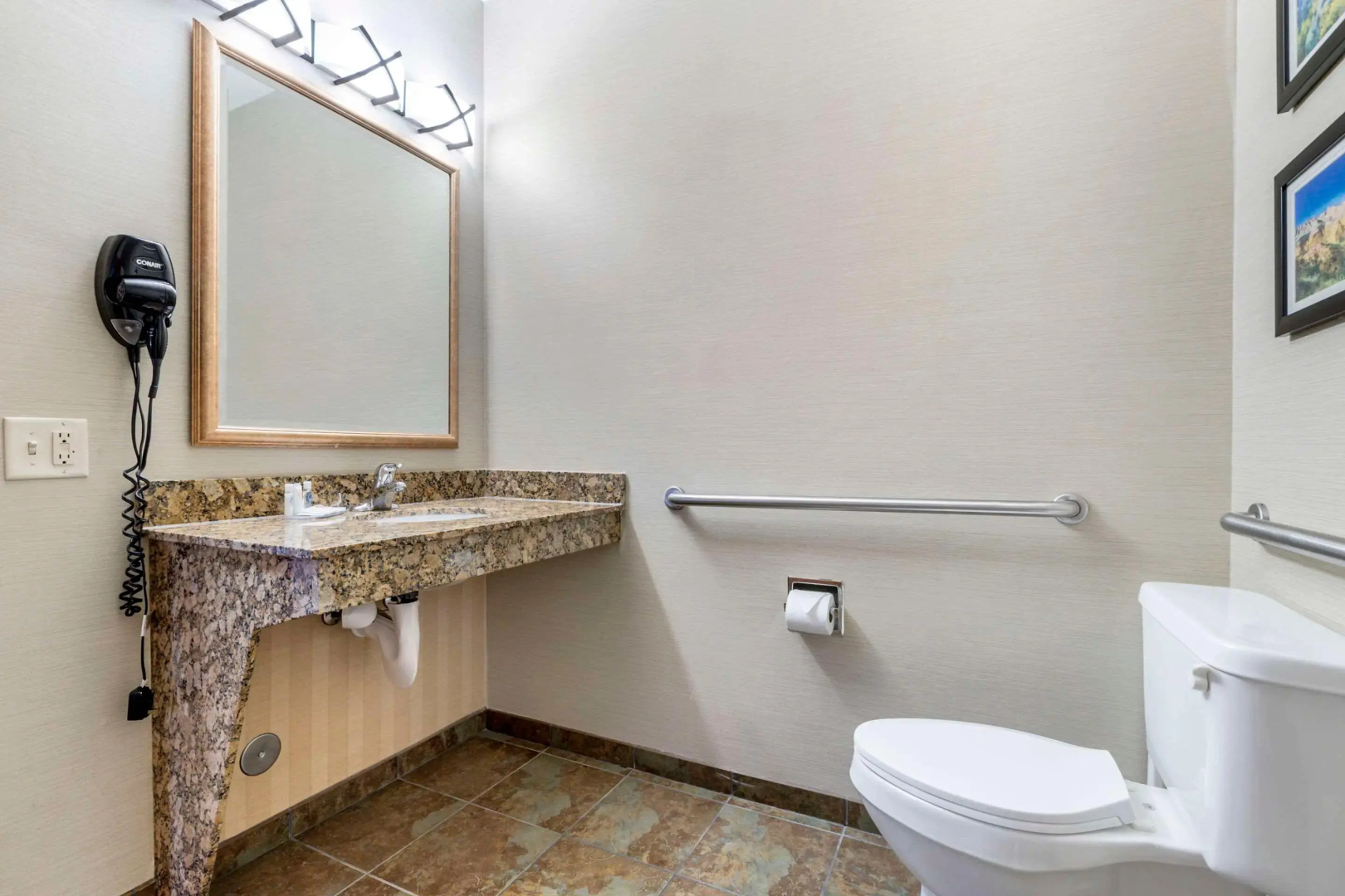 Comfort Inn & Suites Mitchell I-90