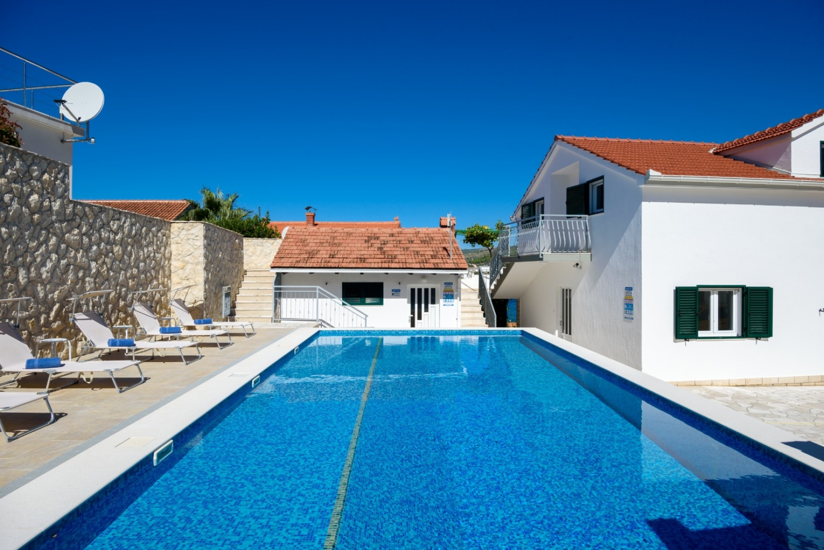 Apartment Modri Dragulj - with pool : A3 Razanj, Riviera Sibenik