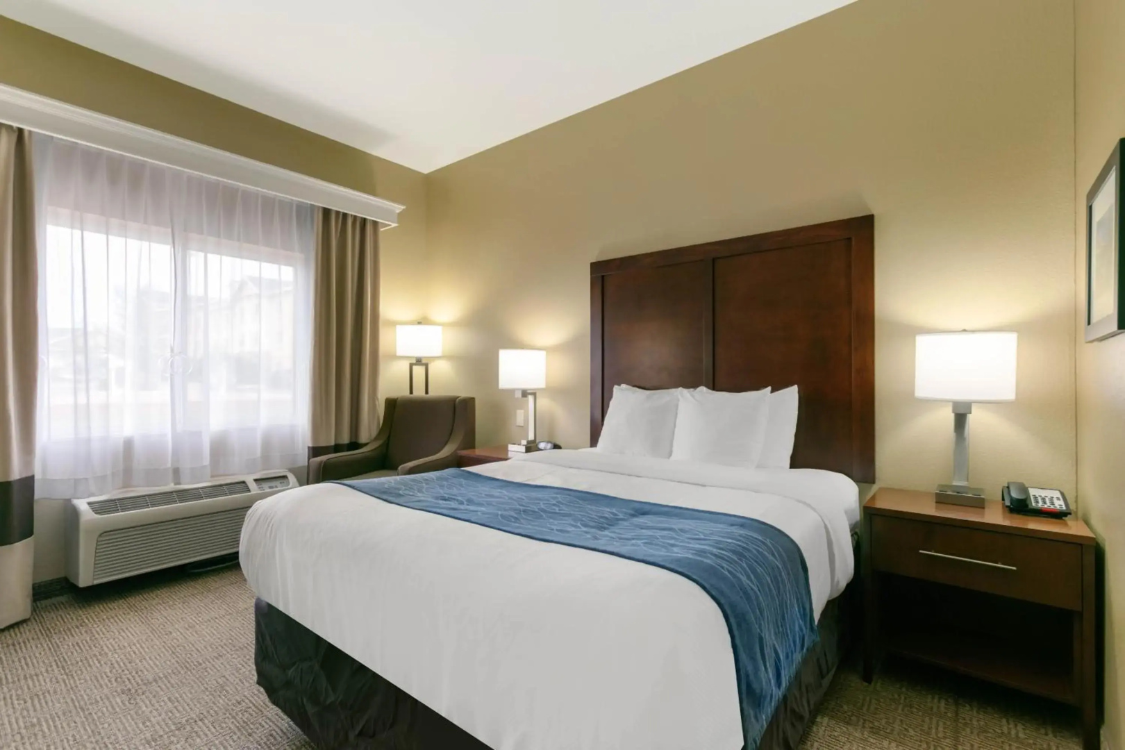 Comfort Inn & Suites Near University of Wyoming