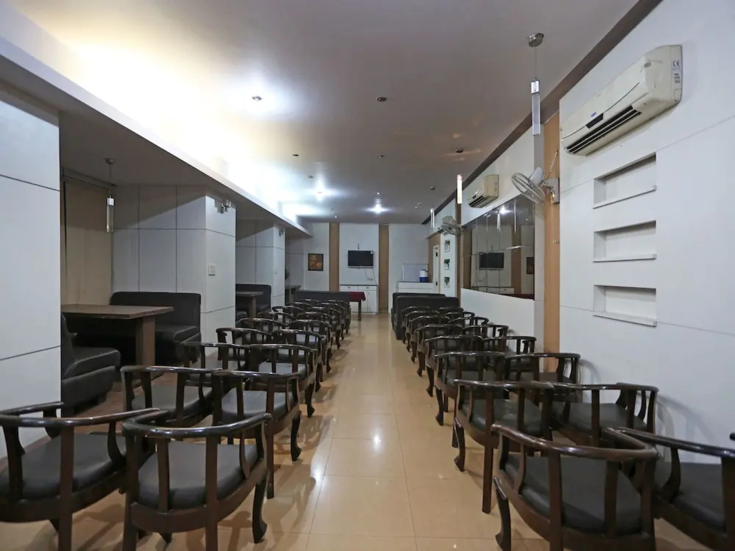 OYO 7636 Hotel Kaushalya Residency