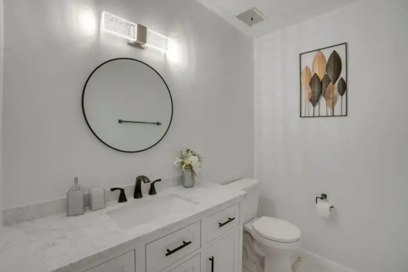 Pool Spacious Central Home 7mile to Beach