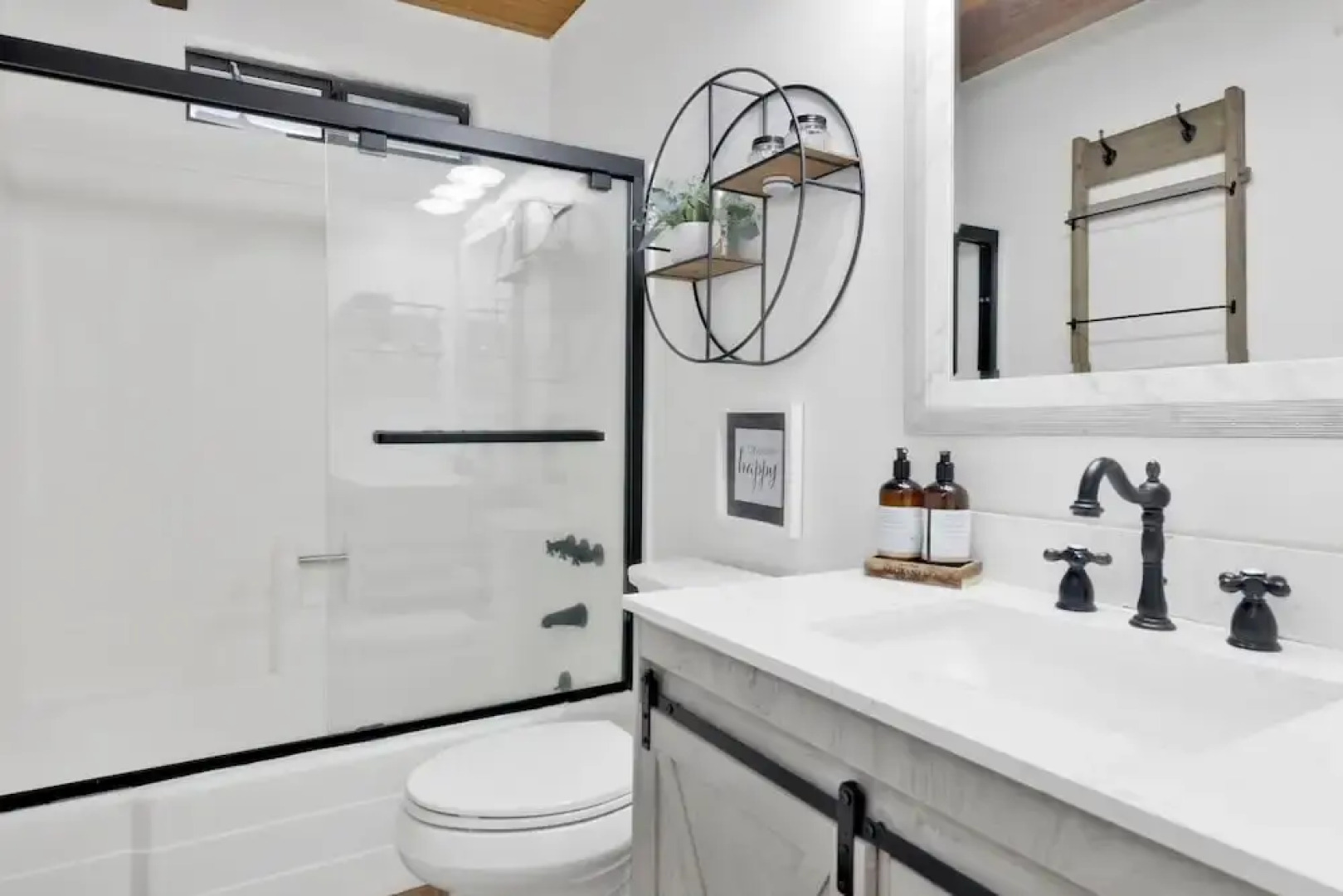 2144-pura Vida Bungalow 2 Bedroom Home by RedAwning