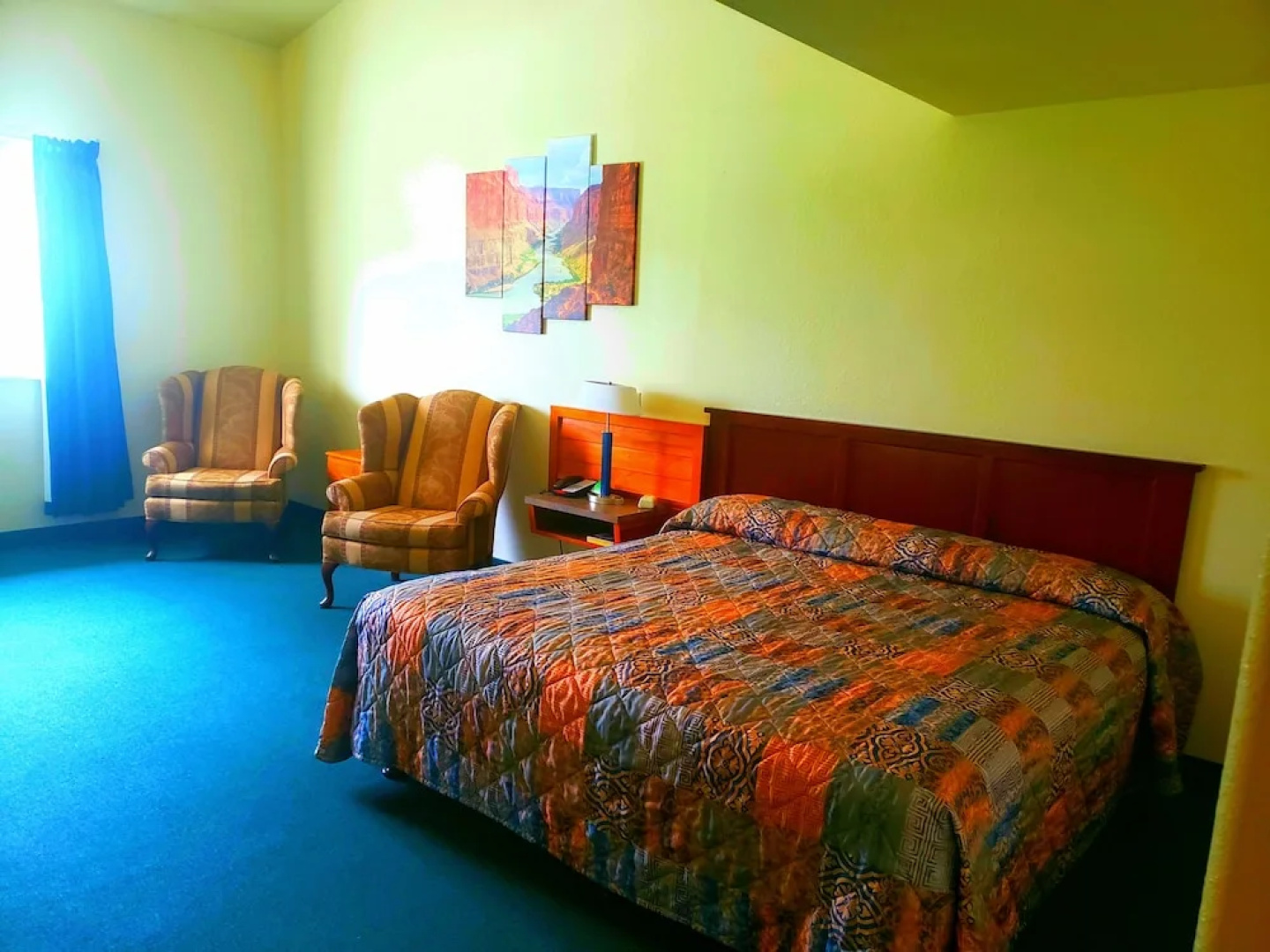 Grand Staircase Inn