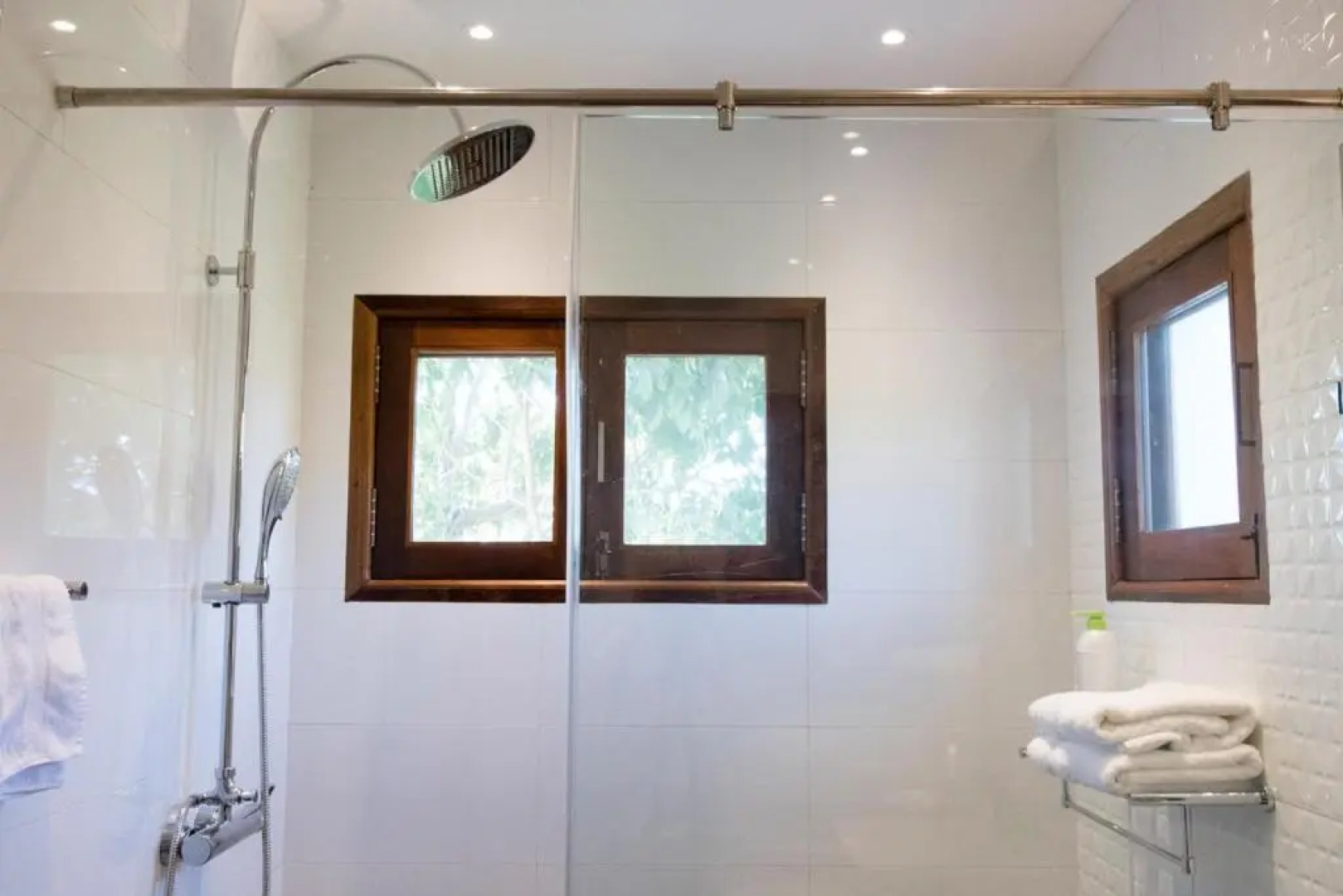 Lakeview Lodge Ngapali