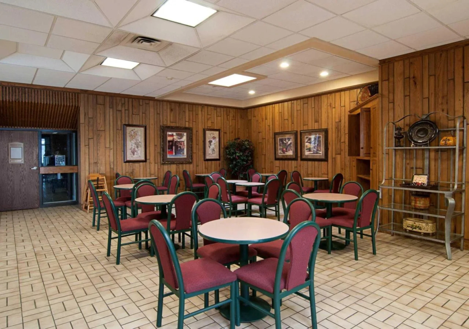 Comfort Inn & Suites near Danville Mall