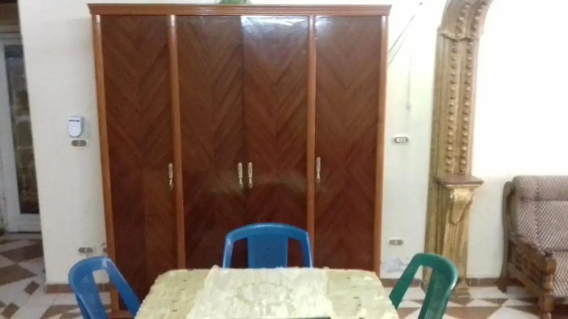 A 3-BR apt with FP in Alex - 20 mins from the sea