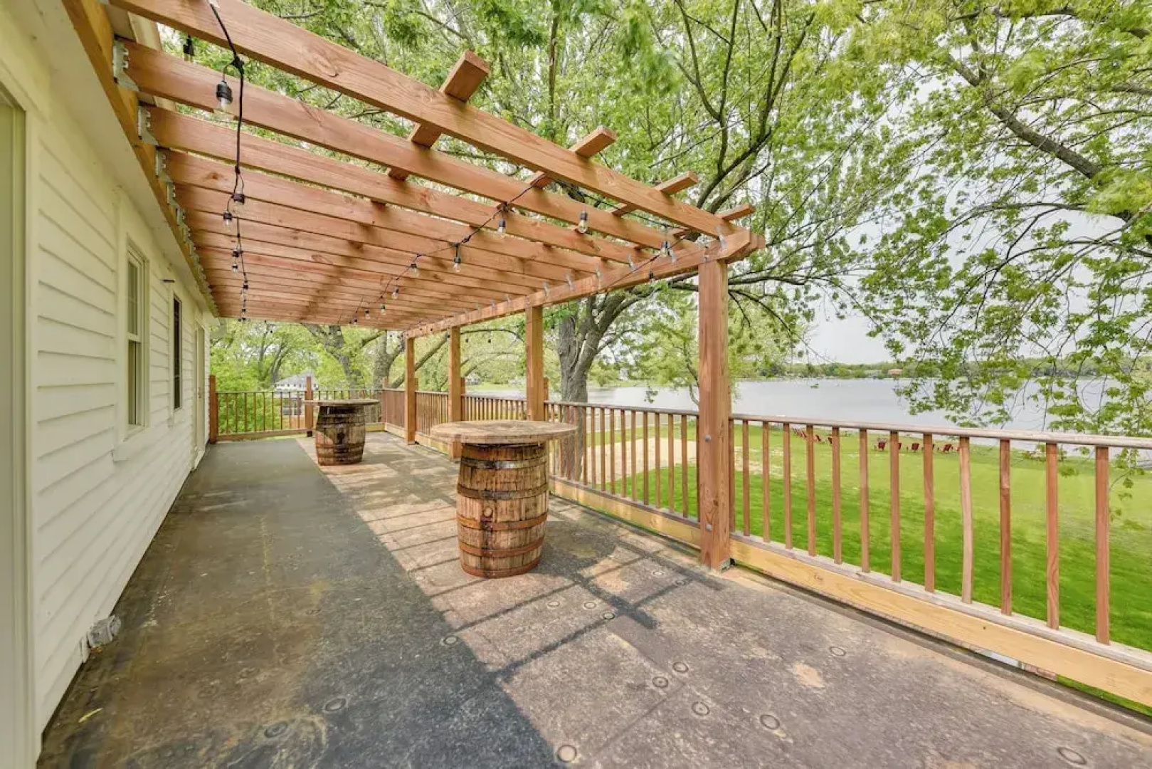 Pistakee Lake Estate w/ Boat Dock & Hot Tub!