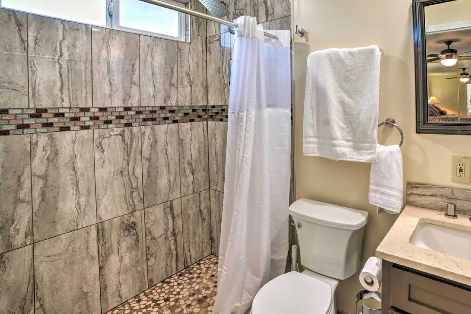 Family-friendly Home w/ Basketball Court!