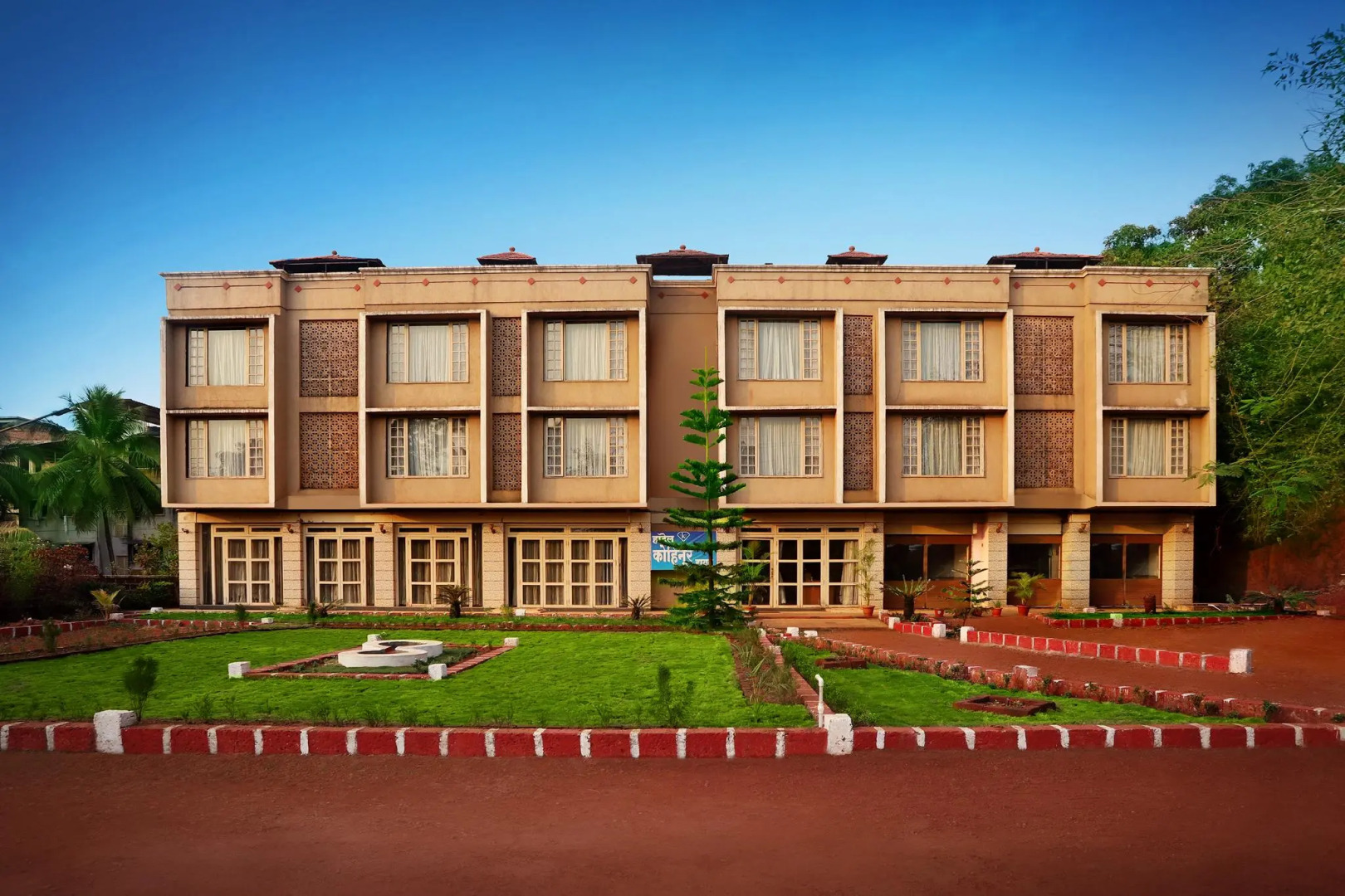 Kohinoor Highway Resort