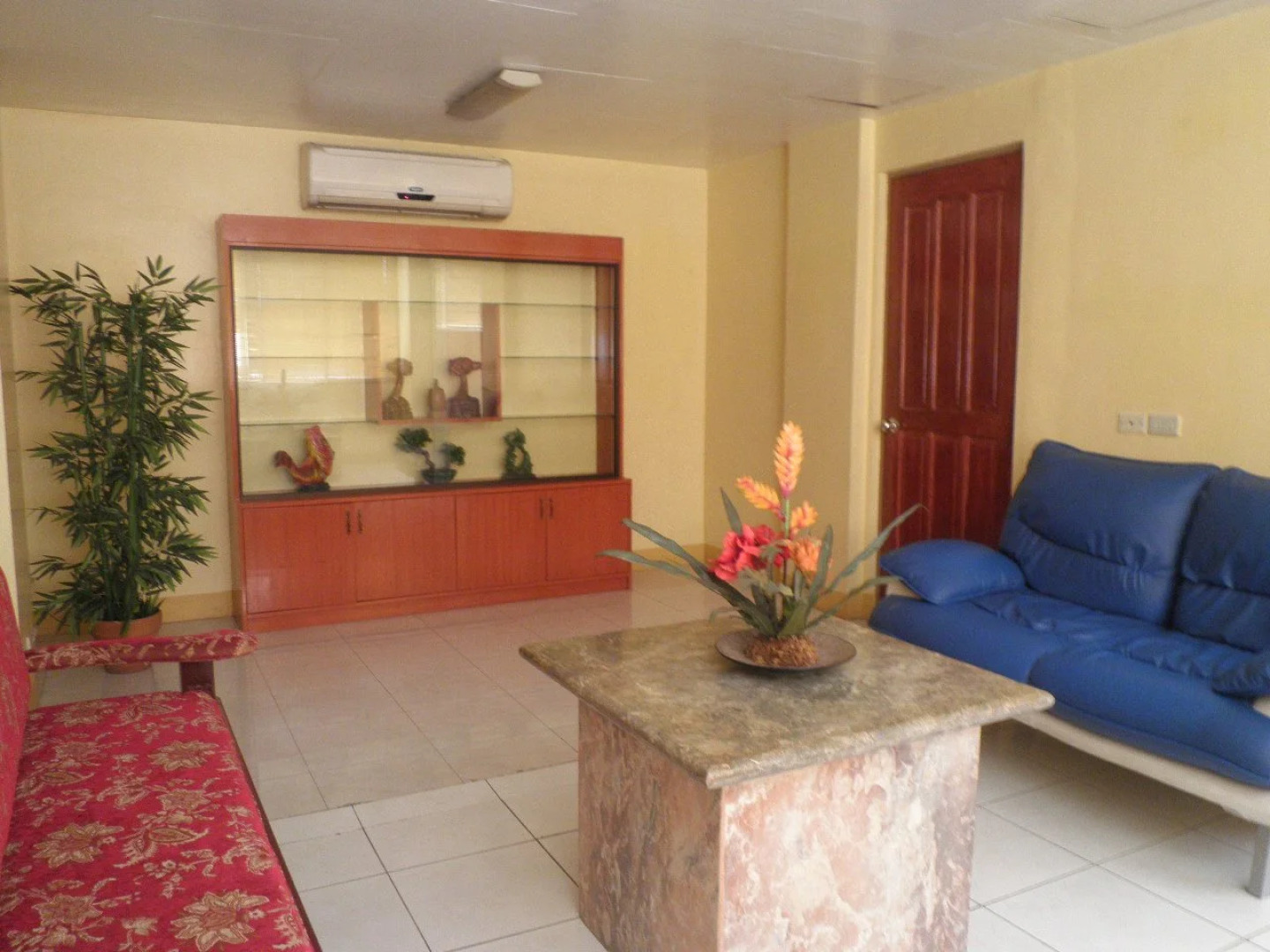 Airport Backpacker's Inn