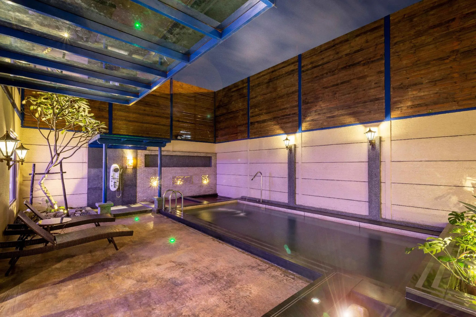 Vogue Boutique Motel