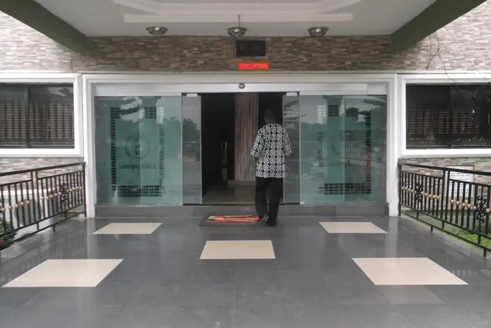 Leisure Spring Hotel