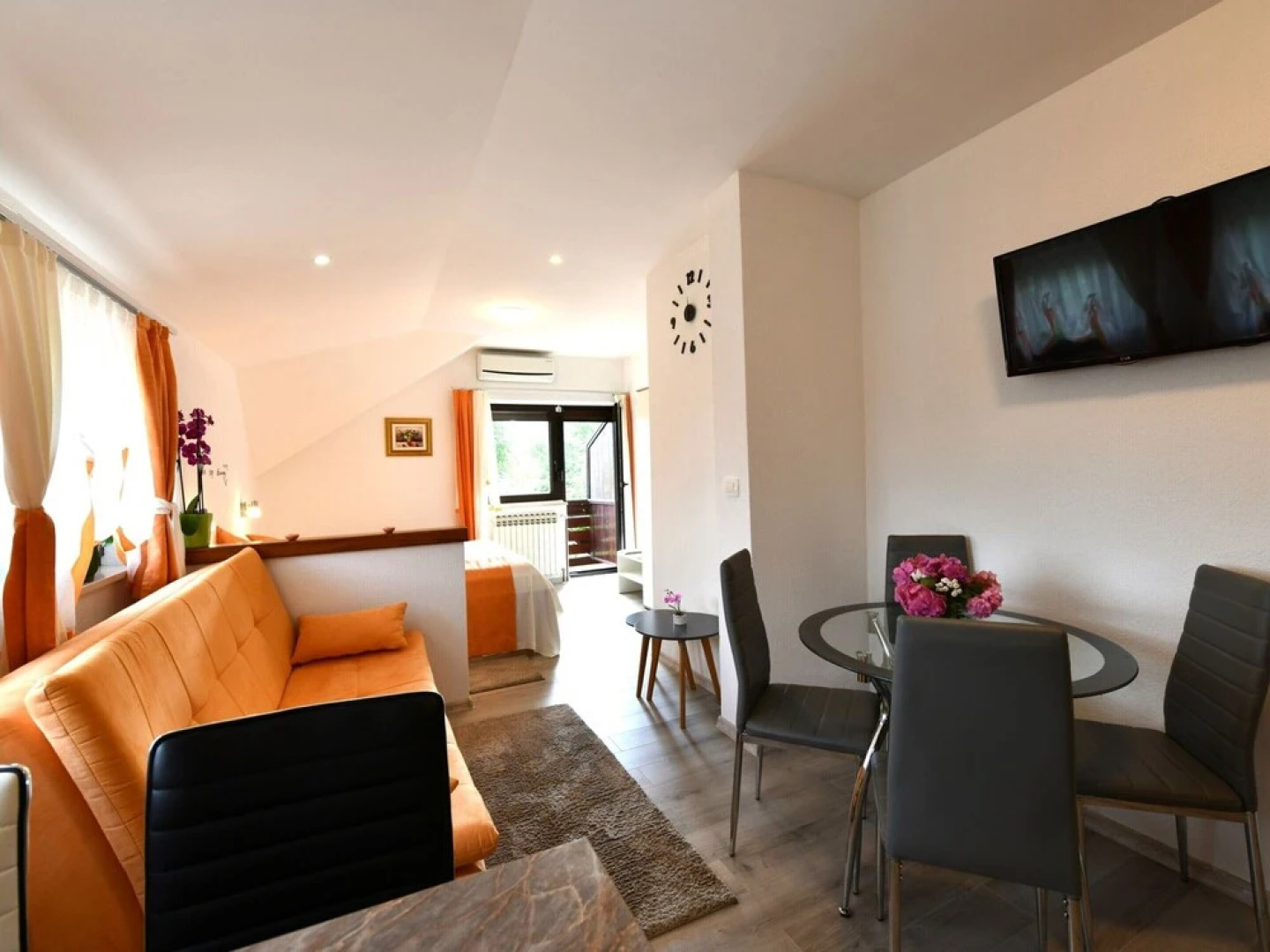 Boutique Apartment in Selište Drežnićko with Garden