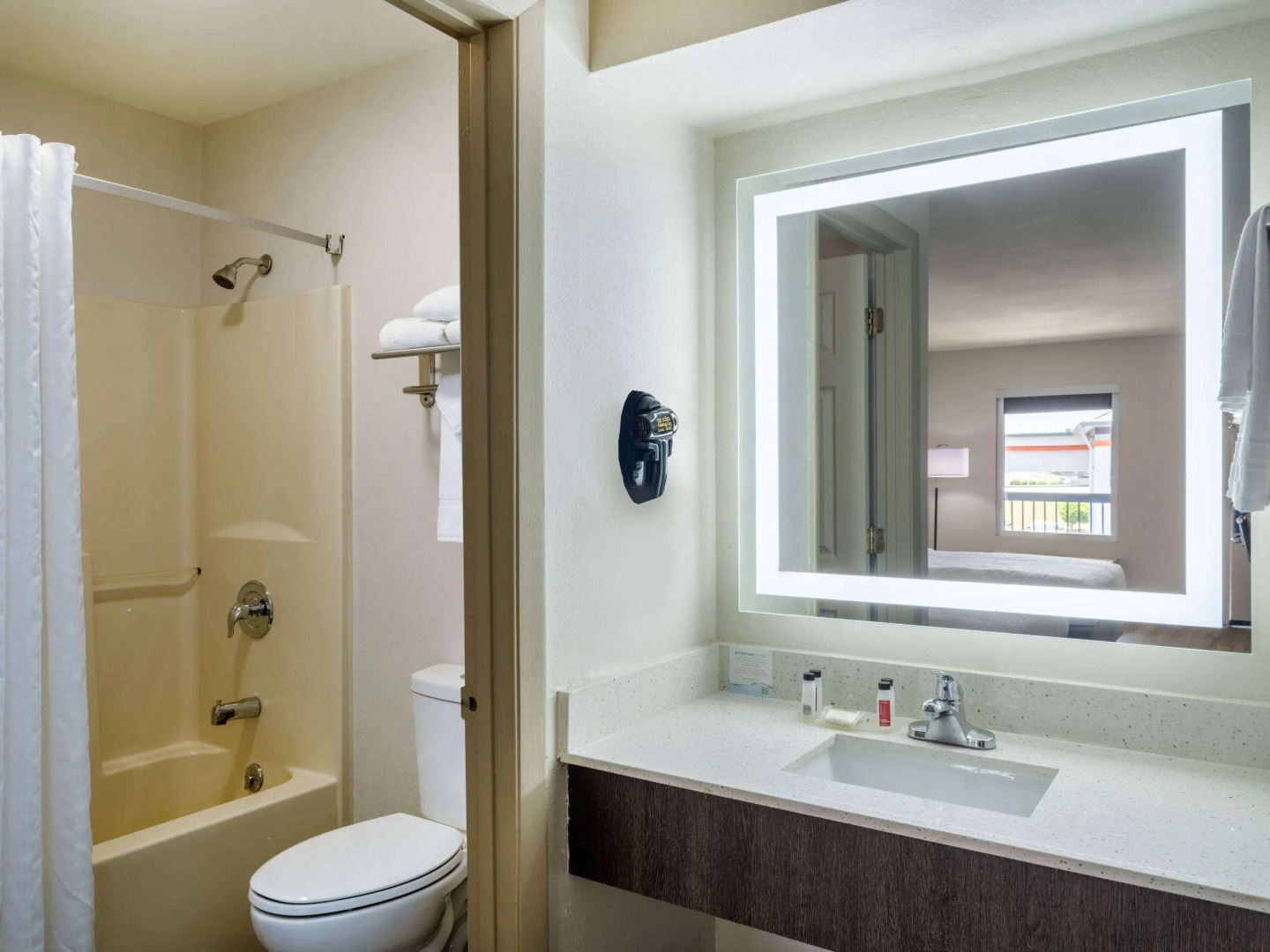 Days Inn by Wyndham Clemson