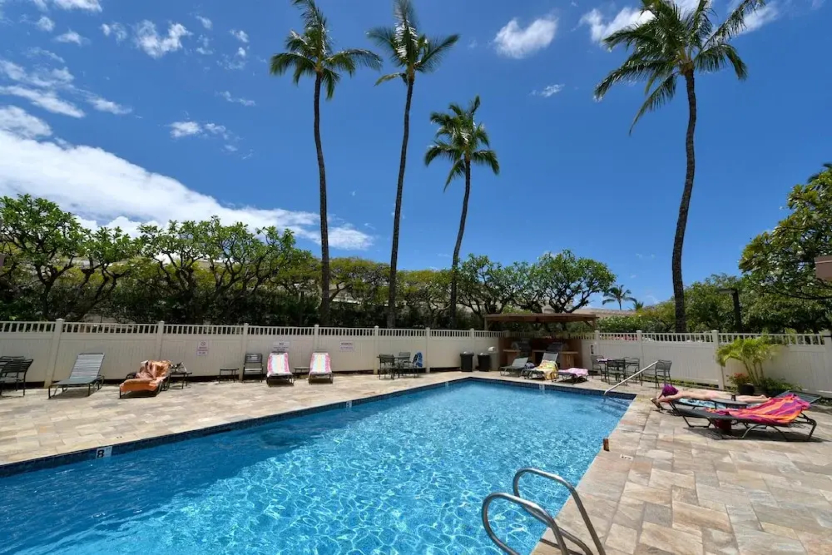 Kihei Akahi D402