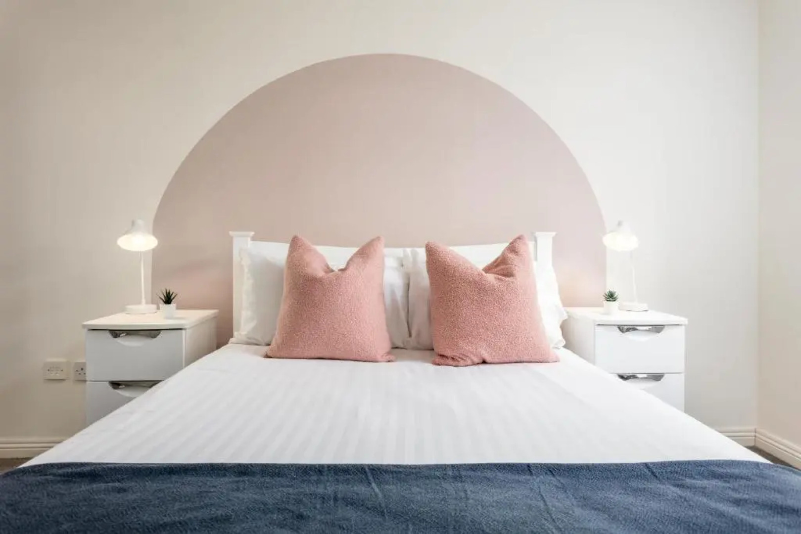 London Gate No2 - Donnini Apartments