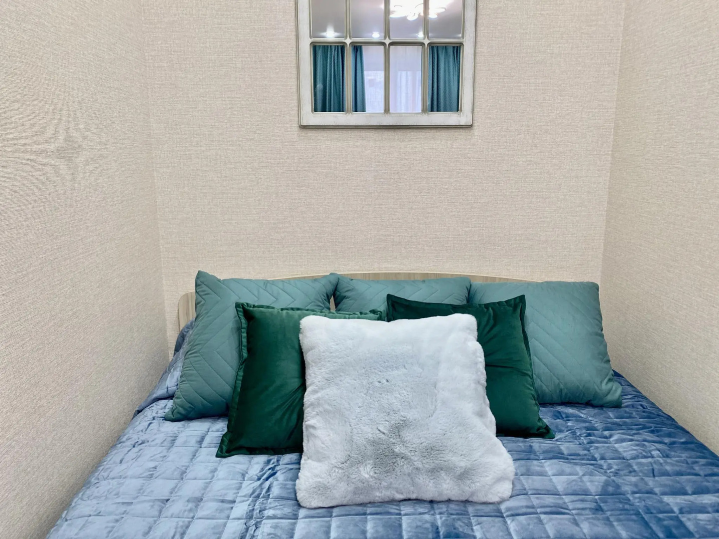 Compass (Компасс) на улице Дмитрия Менделеева