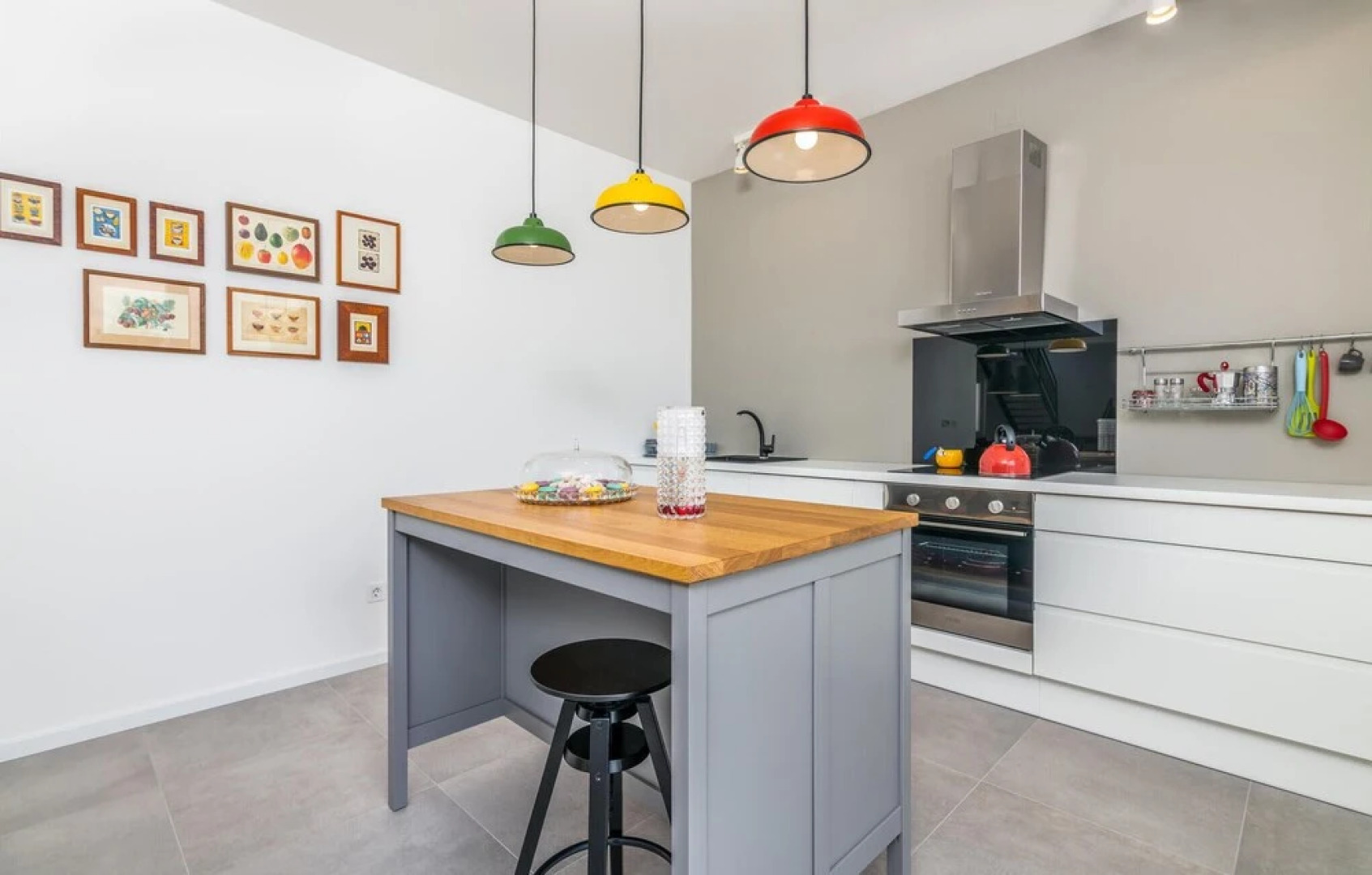 Beautiful Home in Vrh With Outdoor Swimming Pool, Wifi and 3 Bedrooms