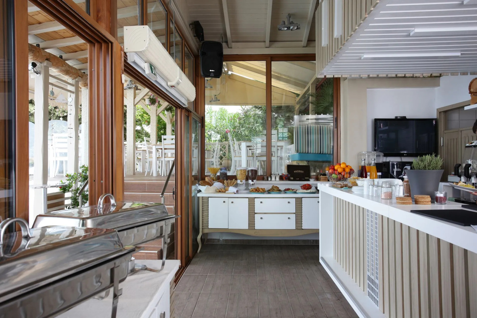 Anny Residences & Suites