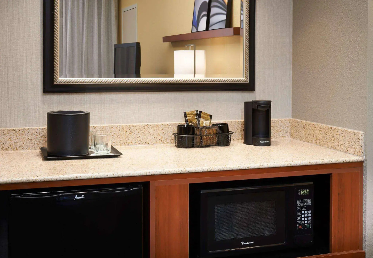 Courtyard by Marriott St Louis Westport Plaza