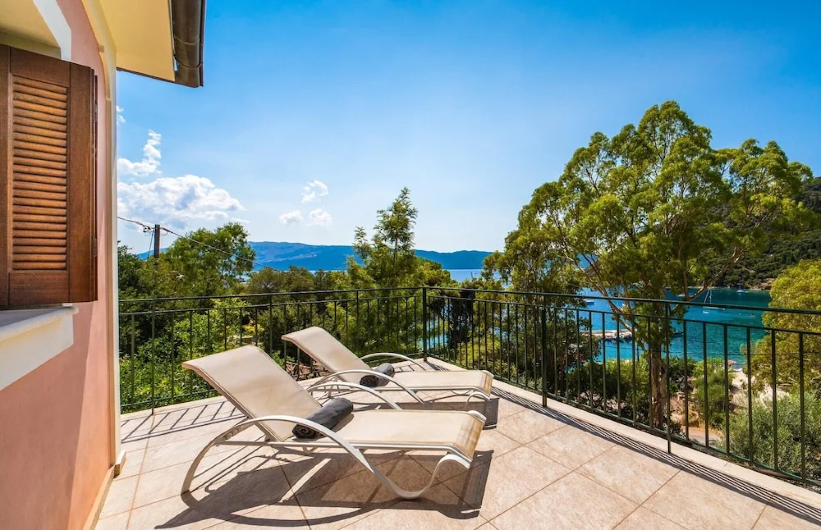 Rhodia Beach Villa in Ithaki