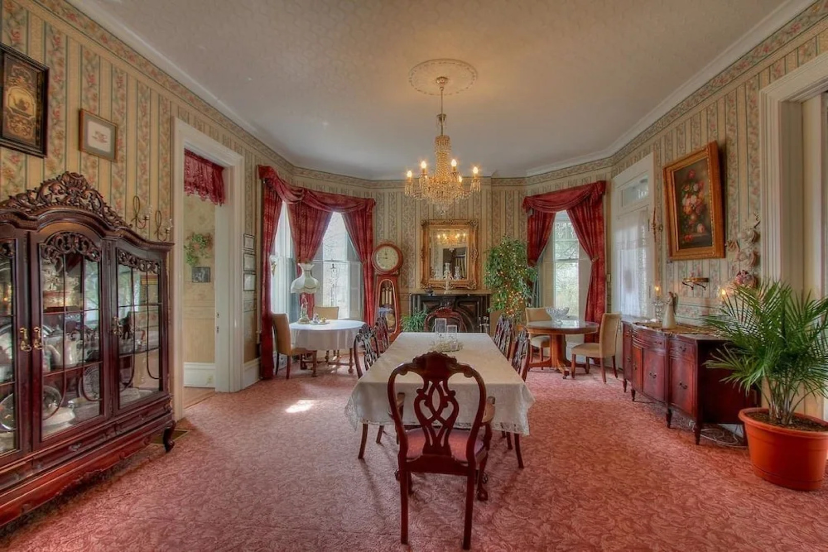 Victorian House Bed & Breakfast