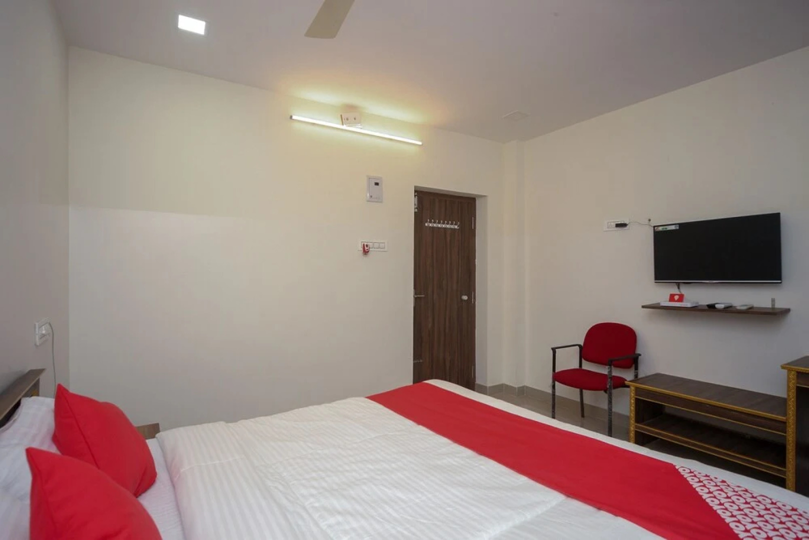 OYO 24580 Sri Surya Guest Inn