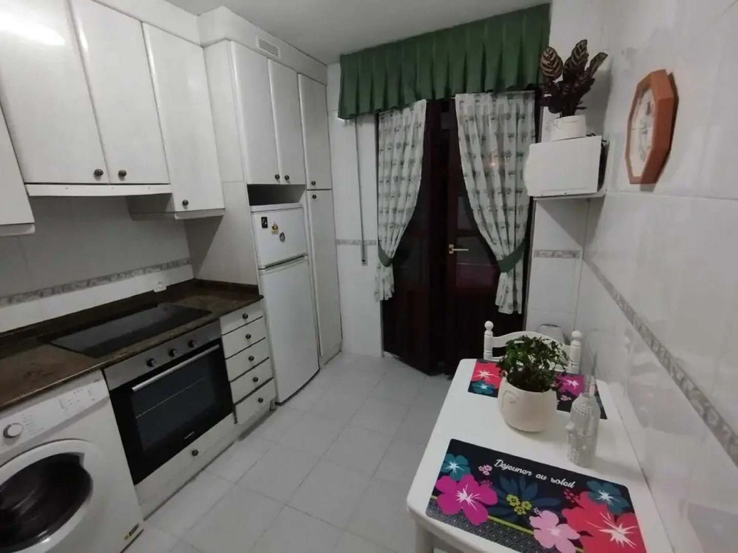 Coquetty Housing In Santander Bay