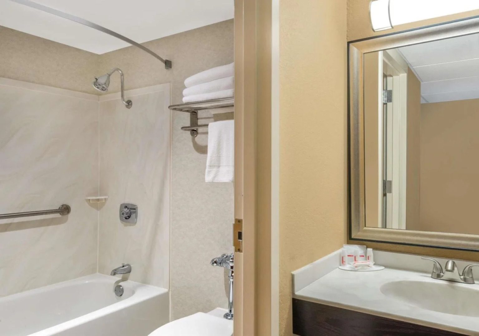 Ramada Hotel & Conference Center by Wyndham Paintsville