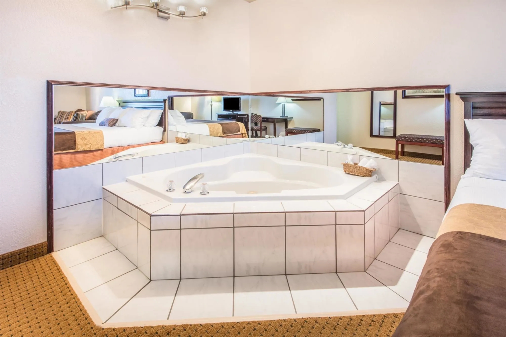 Ramada by Wyndham Lloydminster