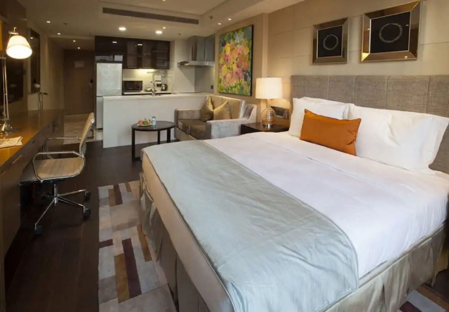 Lee Garden Service Apartment