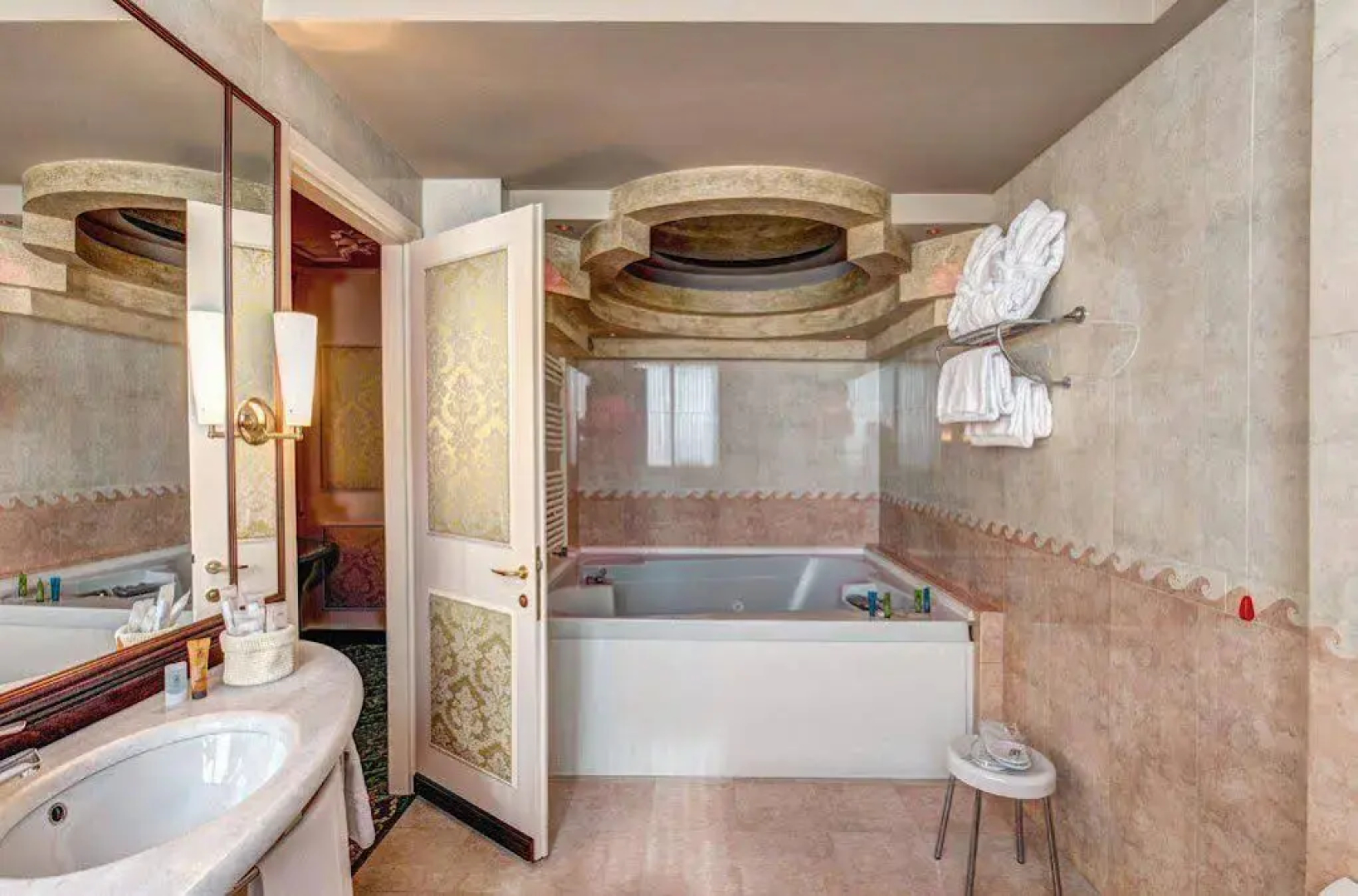 Dream Hotel