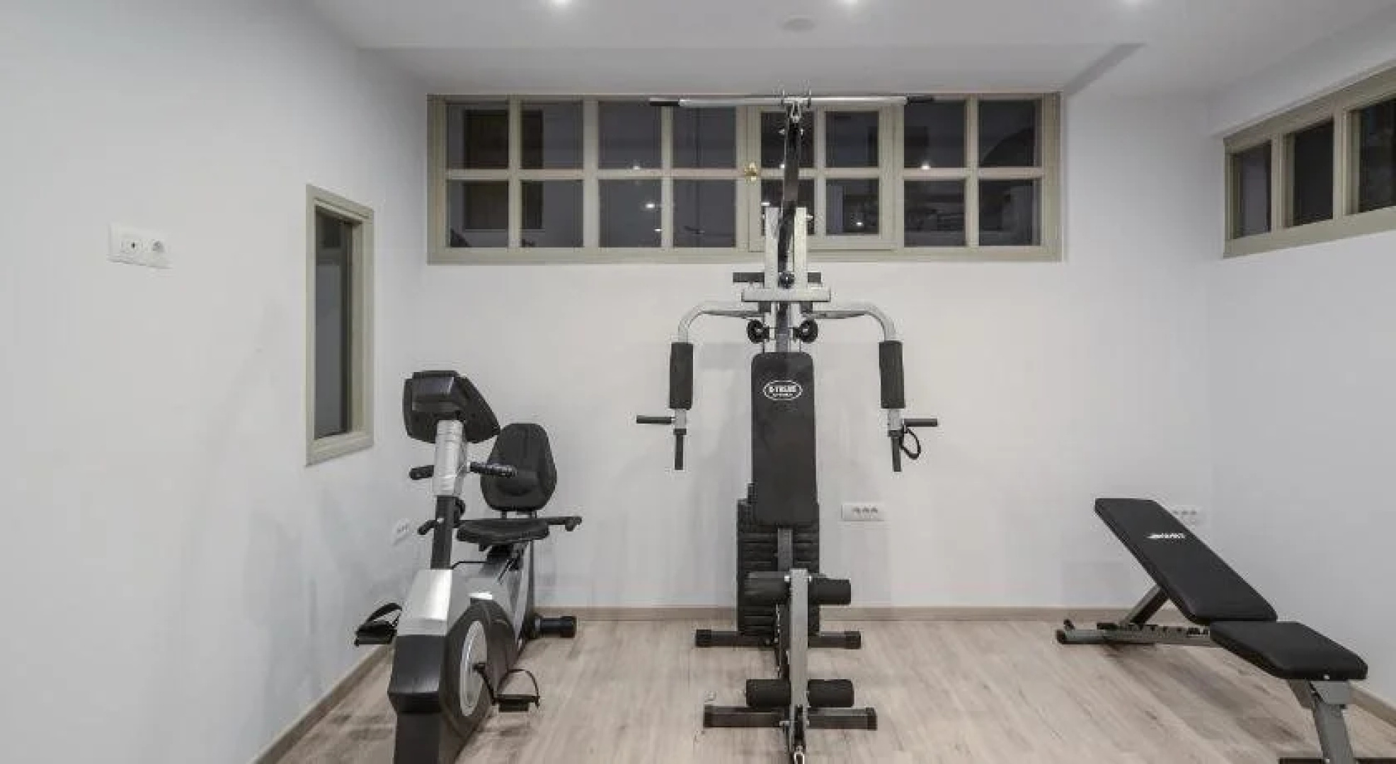Jason Studios & Apartments