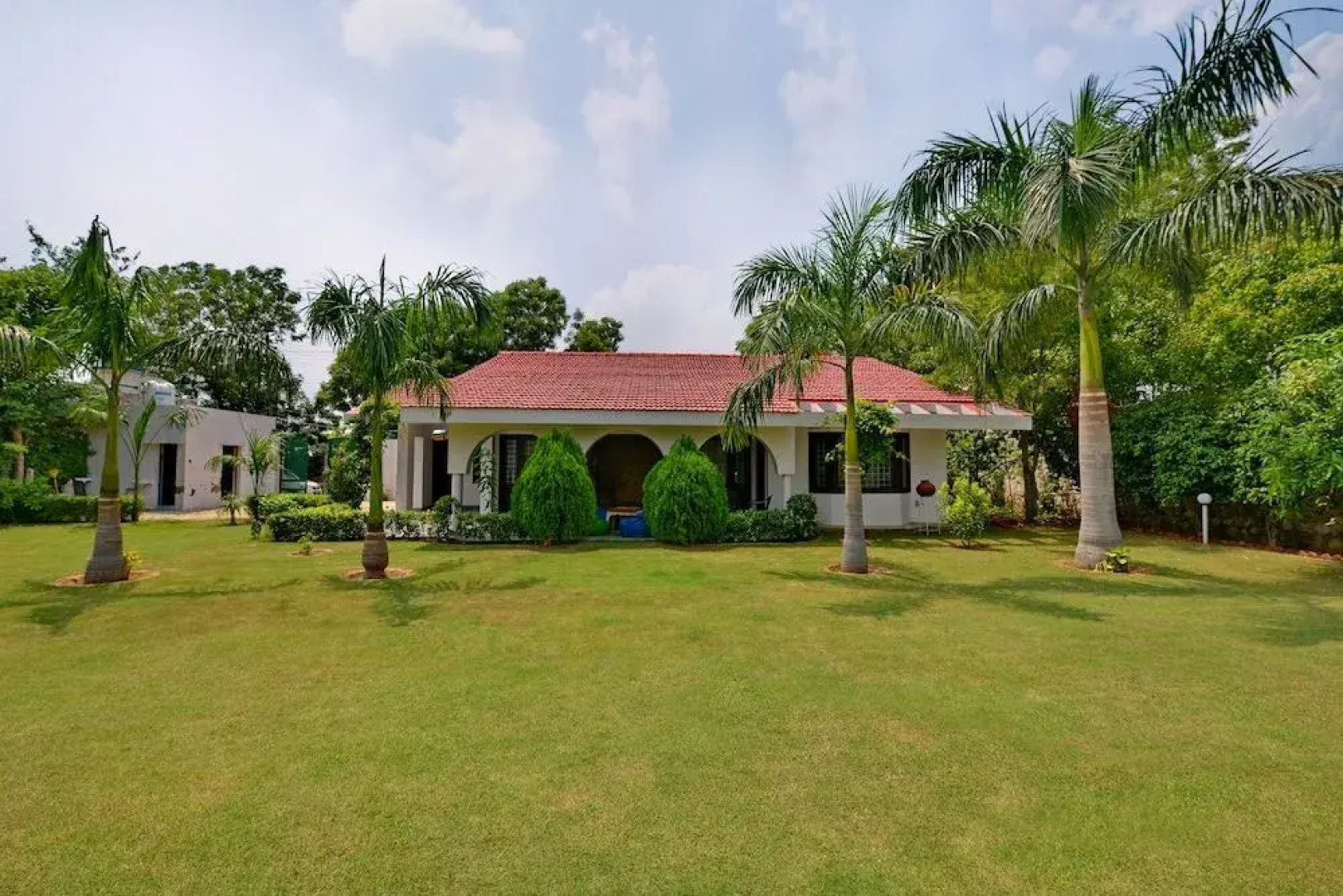 Oyo Home 16133 2Bhk Luxury Farmhouse