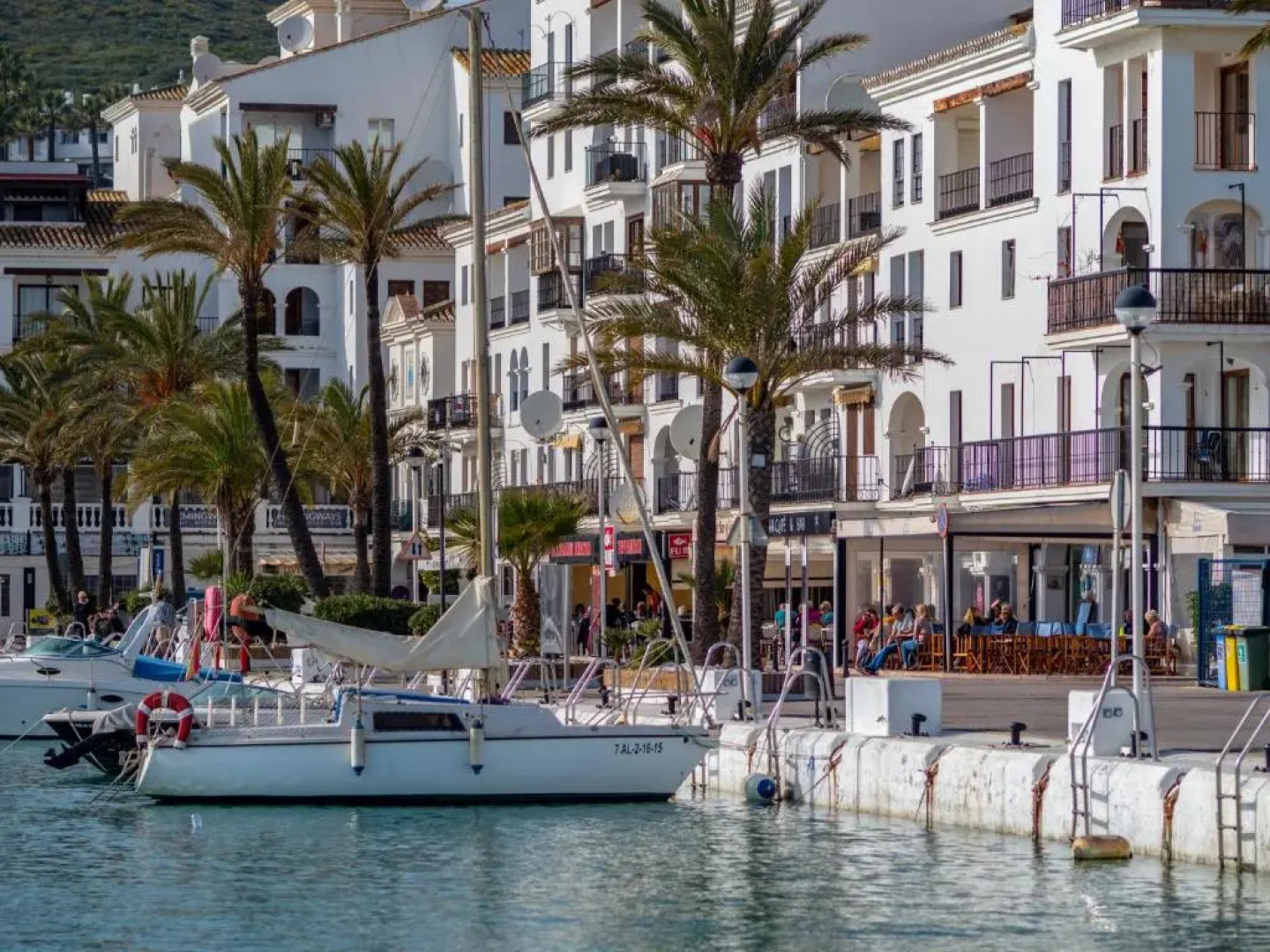 2173-Superb apt with amazing seaview