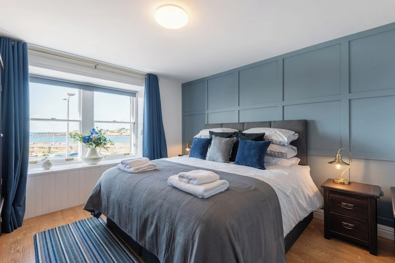 Shorefront Apartment - Sea View With 3 Bedrooms