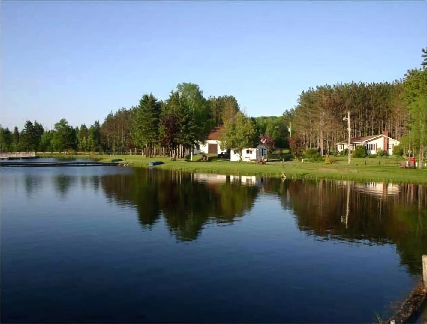 Ben's Lake Chalet