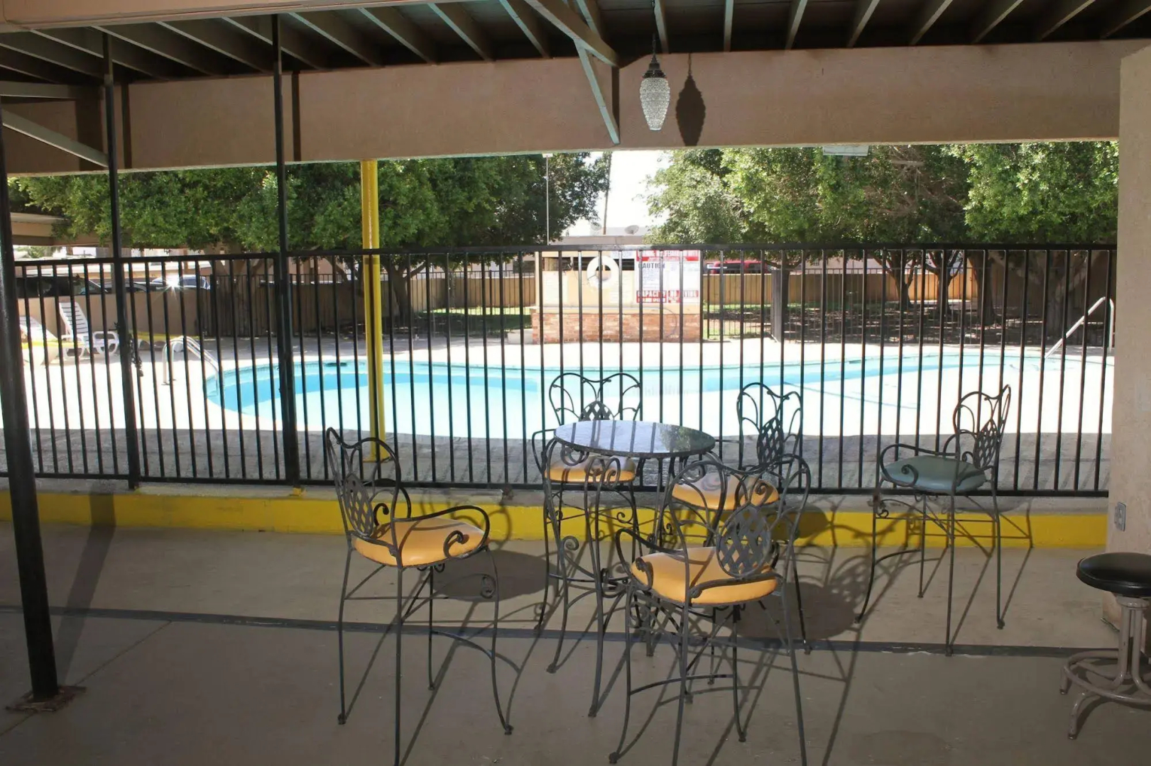 Brunner's Inn & Suites