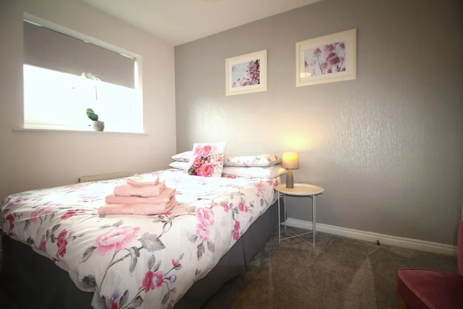 2 Bed House - Large Garden - Pet Friendly